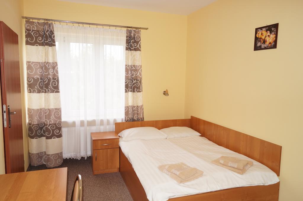 Hotel-Restauracja-Bar Rudka Островець-Свентокшиський Екстер'єр фото