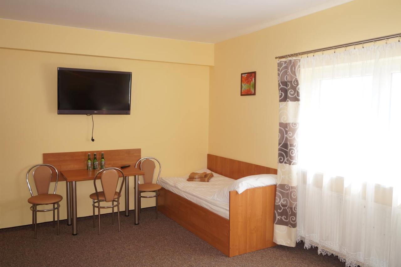 Hotel-Restauracja-Bar Rudka Островець-Свентокшиський Екстер'єр фото